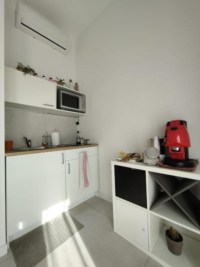 Bed and Breakfast Oasi Al Centro Con Parcheggio Salerno Exterior foto