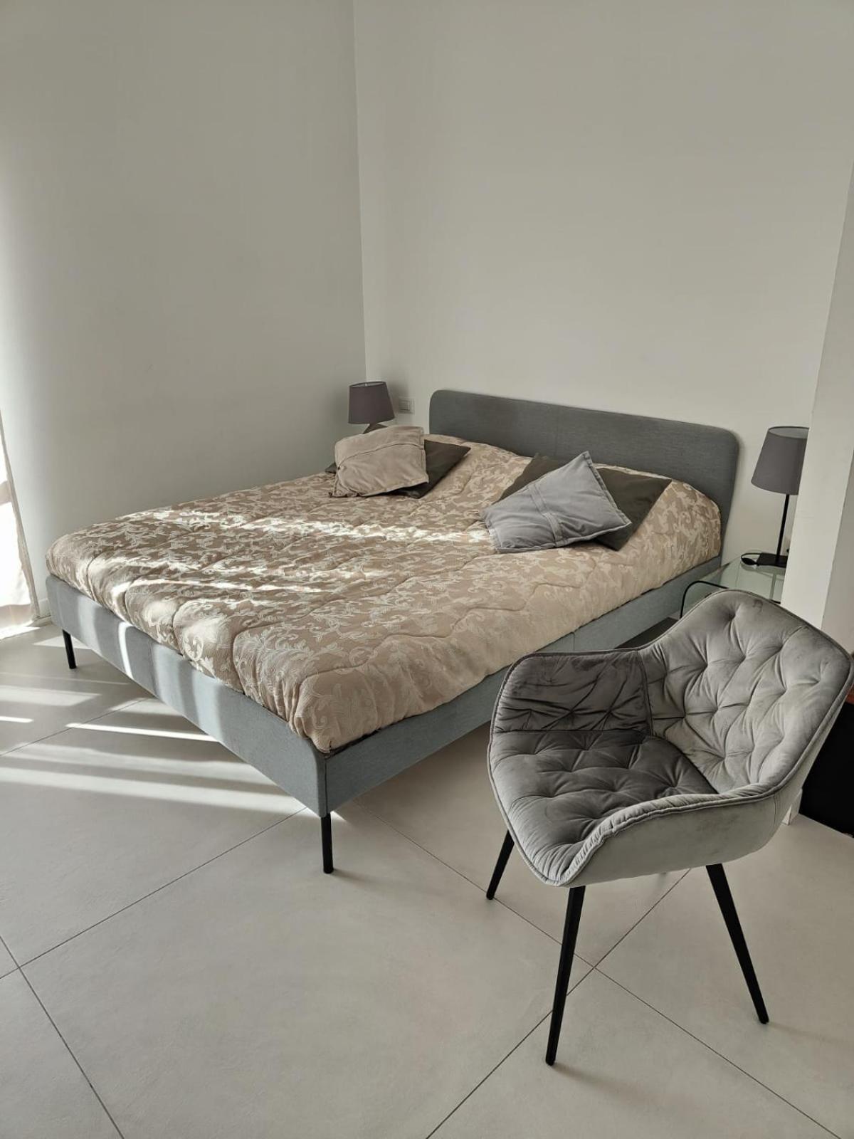 Bed and Breakfast Oasi Al Centro Con Parcheggio Salerno Exterior foto
